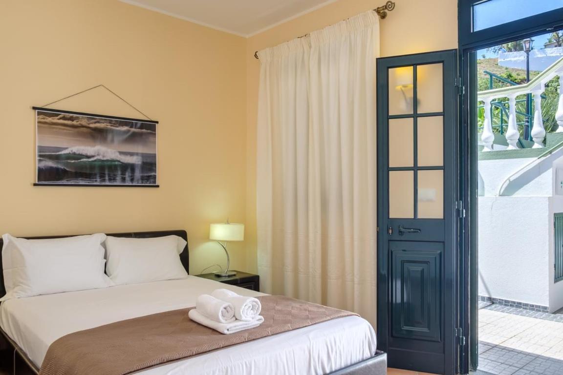 Hotel Guestready - Hikers Haven São Roque do Faial Exterior foto